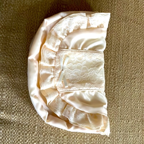 Ivory colored small soft st Michaels clutch - Picture 1 of 3